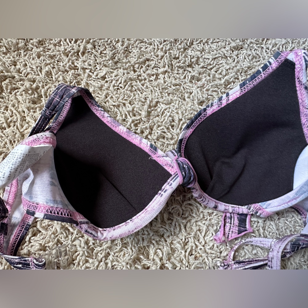 MICHIKO LONDON Bikini Top - Picture 7 of 9